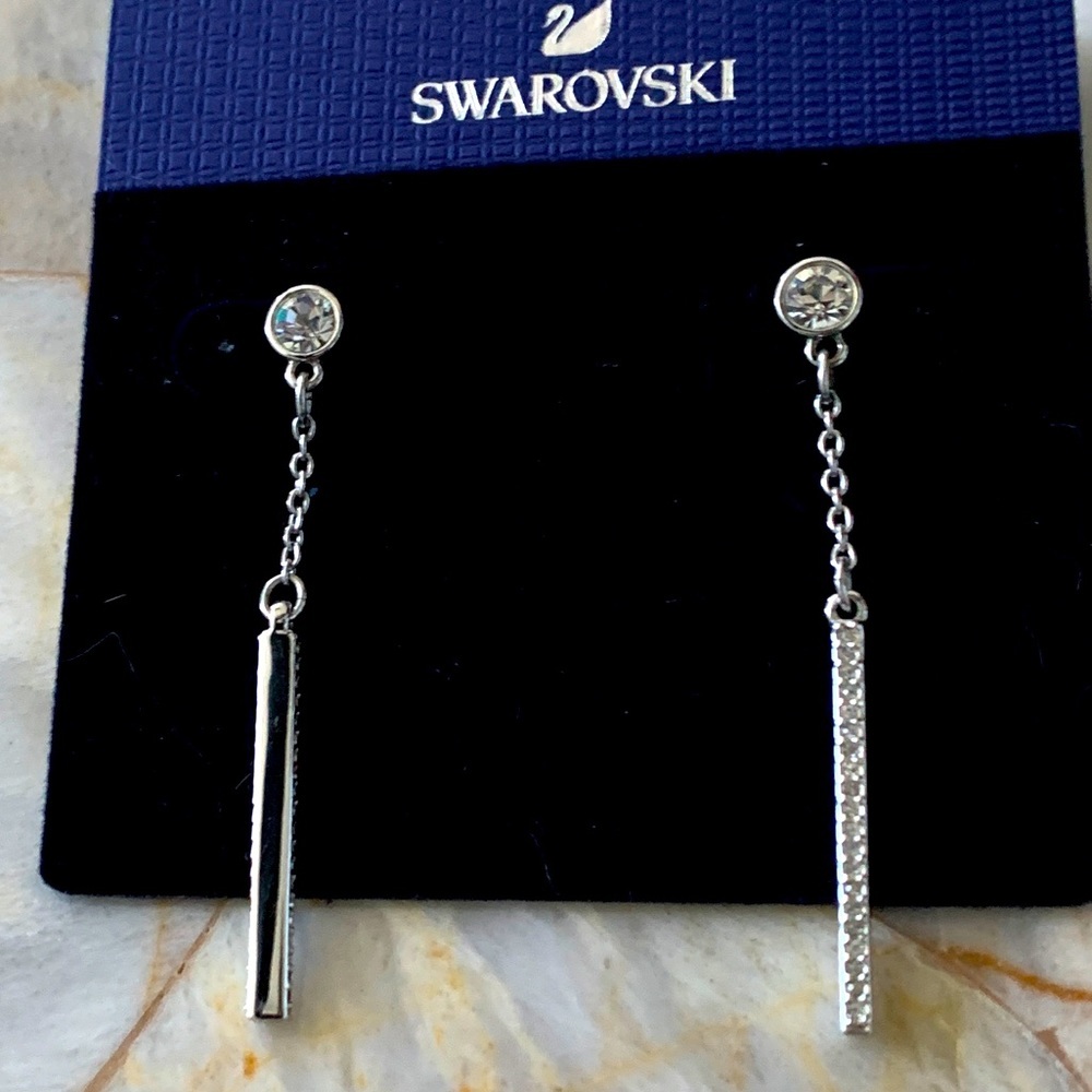 Swarovski Vertical Crystal Earrings Dangle‎ Silver NEW